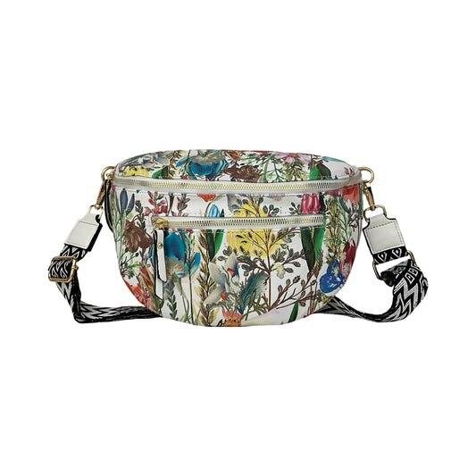 Blomstret bæltetaske / bumbag med hvide detaljer – forsidebillede