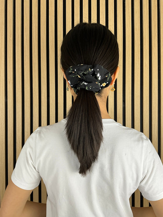 Blomsterscrunchie Sort| MAS SELECTION