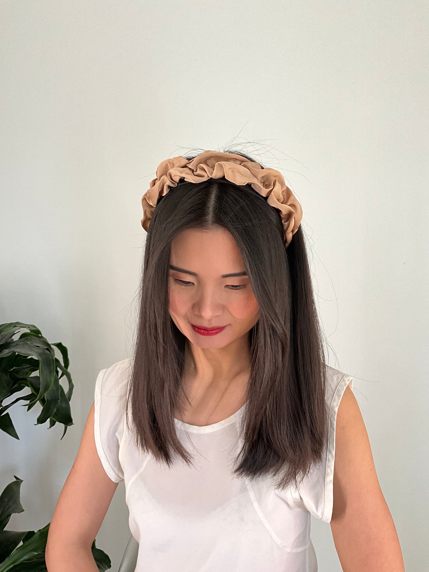 Satin Hårbøjle Beige| MAS SELECTION