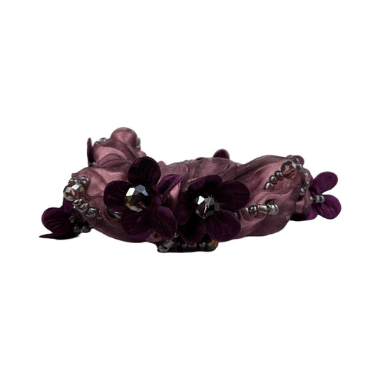 Elegant Scrunchie med Blomster og Sten Rundt Omkring Lilla | MAS SELECTION