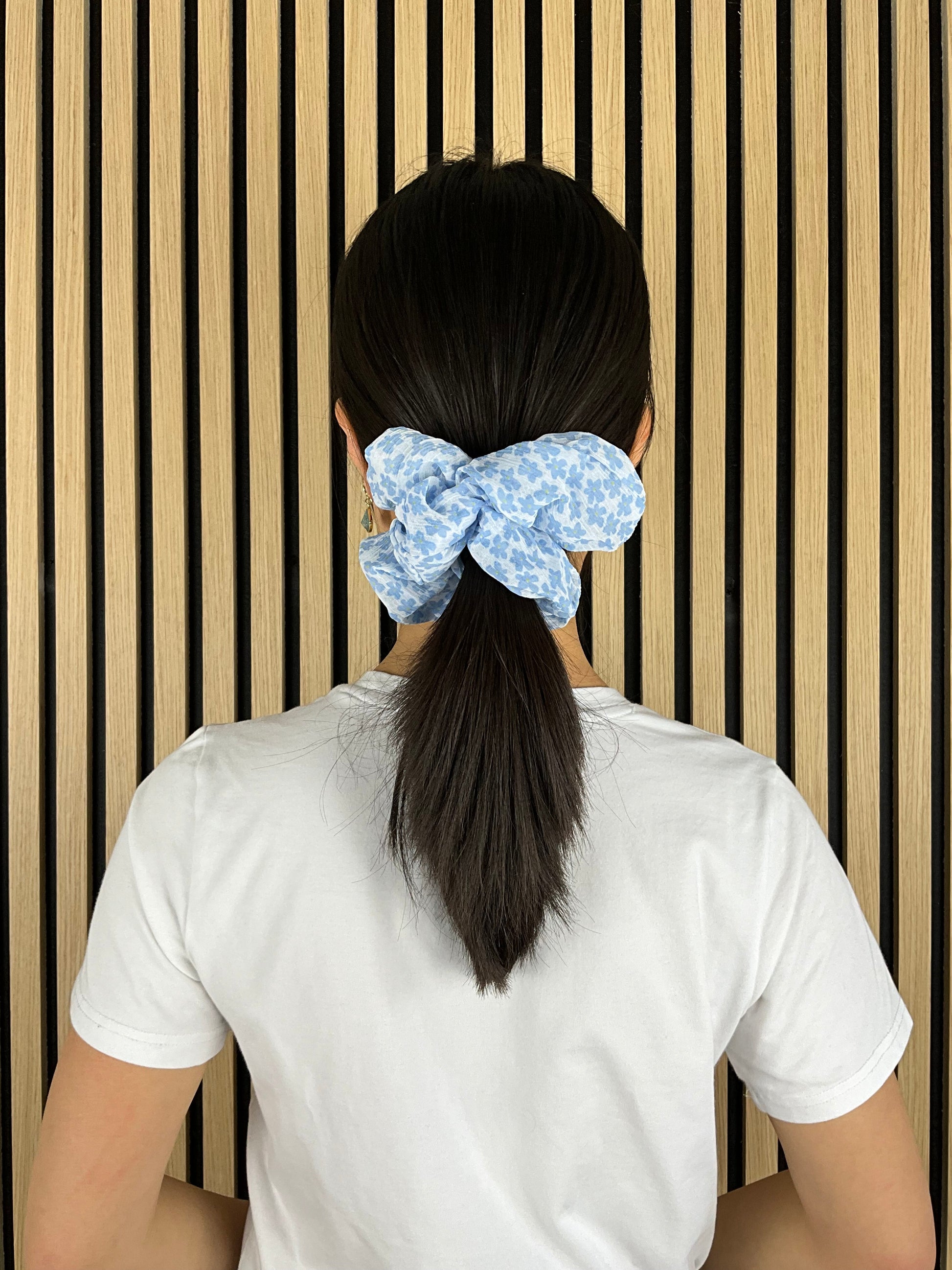 Stor Scrunchie Blomsterprint Blå| MAS SELECTION