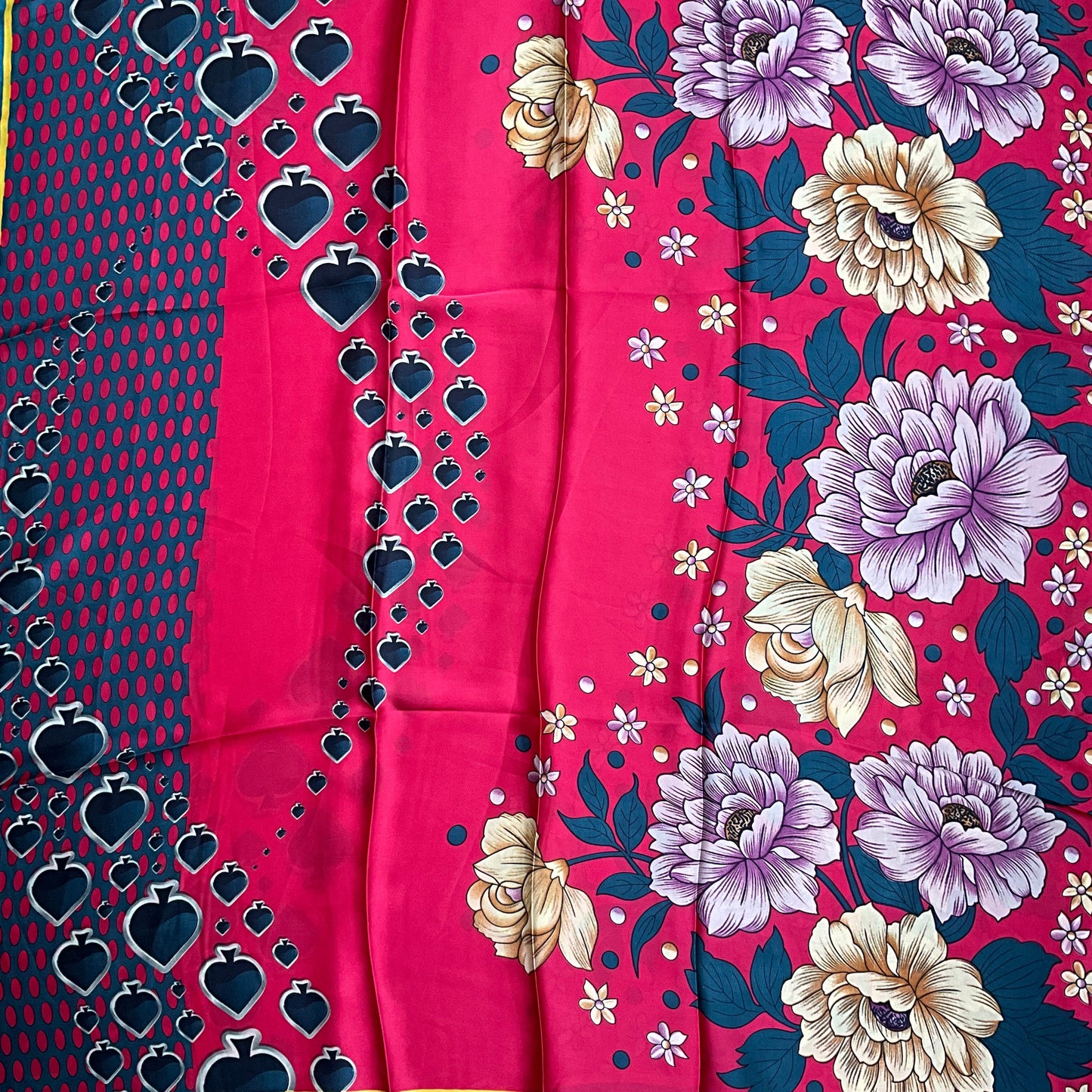 Satin Tørklæde i Blomstermønster i Fuchsia| MAS SELECTION