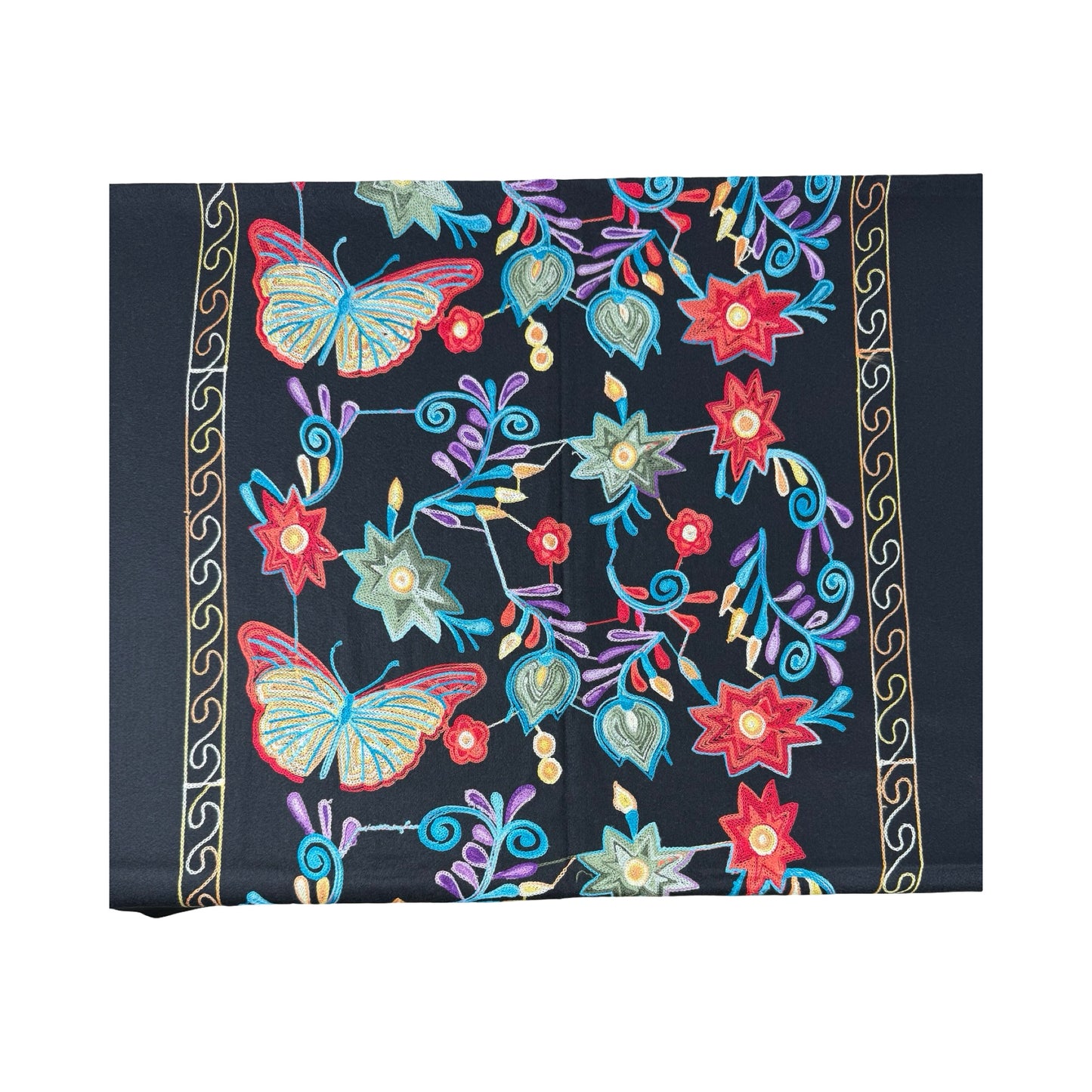 Nærbillede af sommerfuglebroderiet på Sommerfugl Broderi Tørklæde sort fra MAS SELECTION.