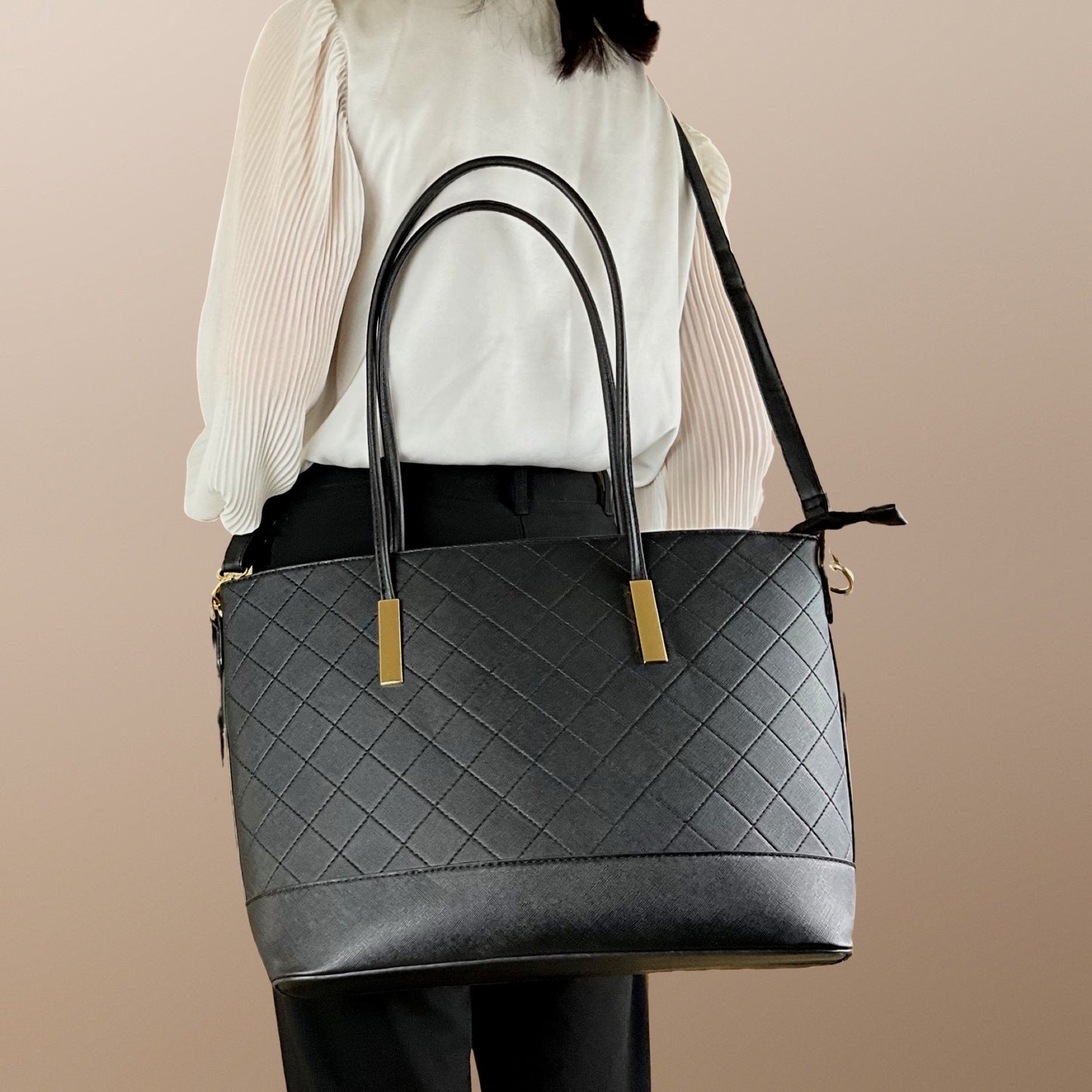 Monica Shopper