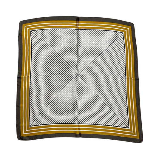 Satin tørklæde i stribet print med mørkebrun, gul, sort og creme| MAS SELECTION