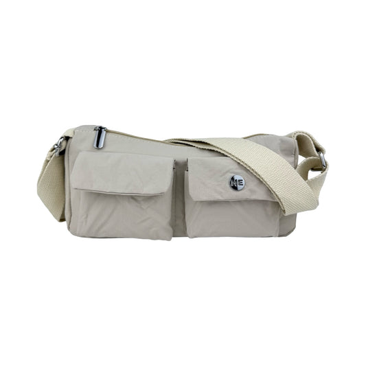 Forfra billede af Helena skuldertaske i creme – viser design og detaljer