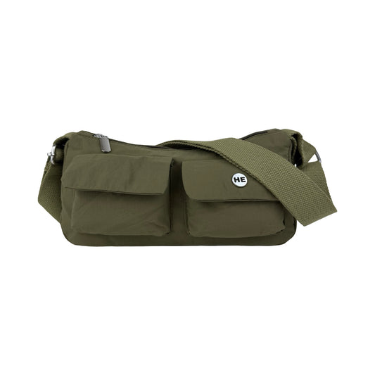 Forfra billede af Helena skuldertaske i mørkegrøn – viser design og detaljer