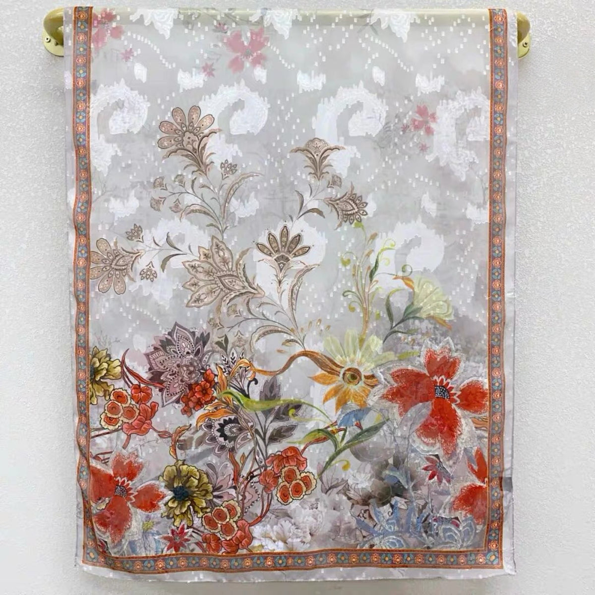 Satin Tørklæde med Blomsterprint