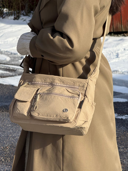 Amelie Skuldertaske i Kakhi | MAS SELECTION