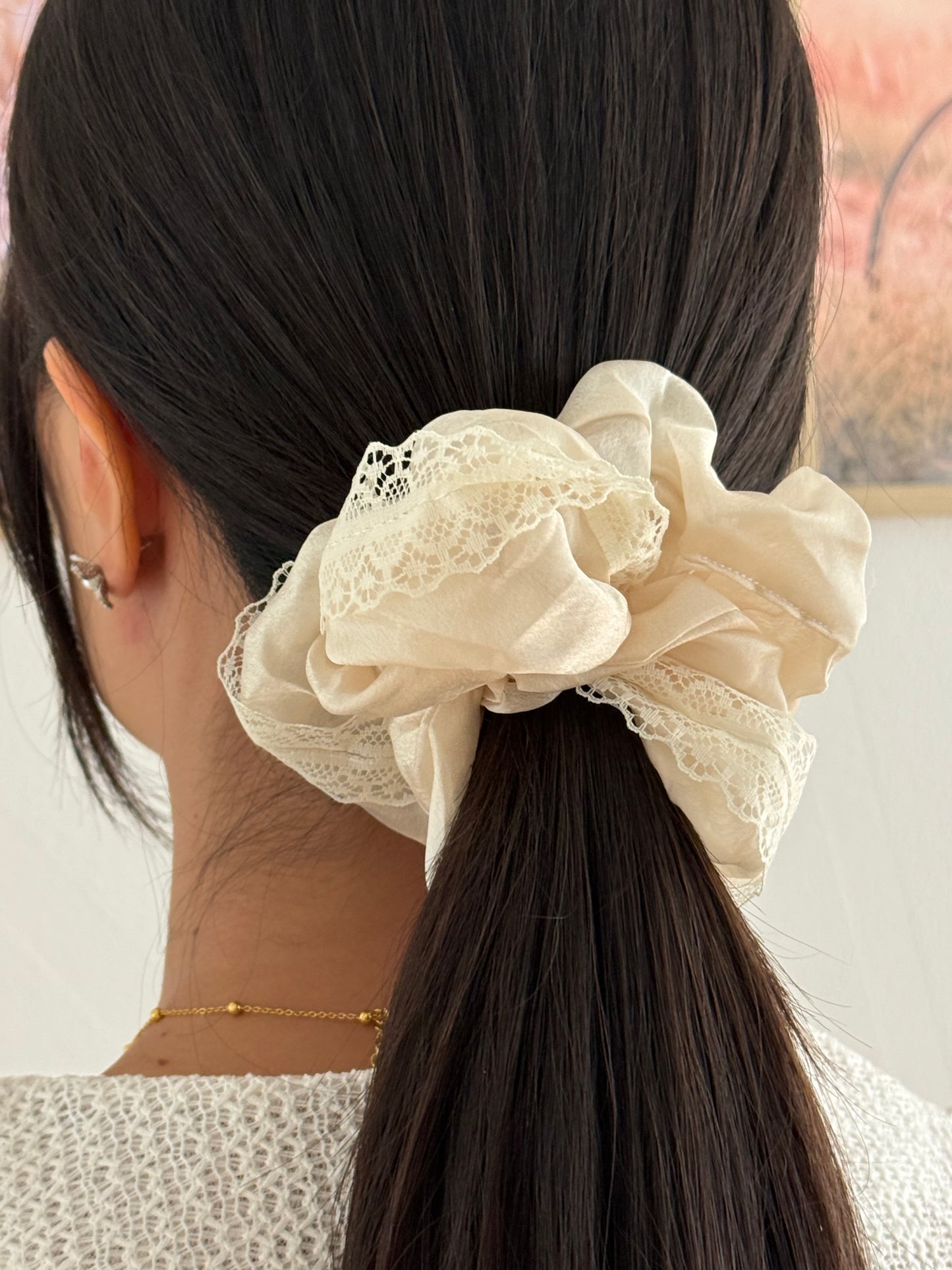Stor Scrunchie med Blonde i Sort