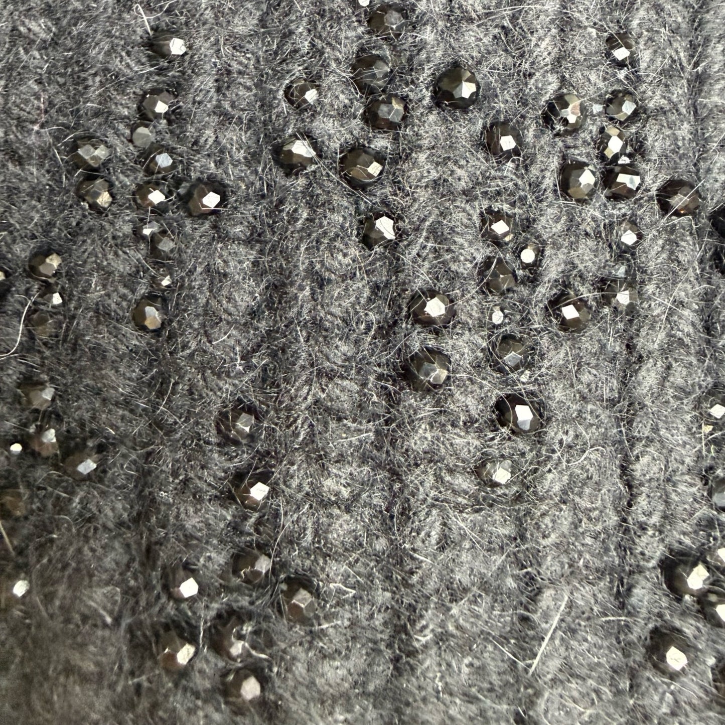 Angora Hue med Perler Sort | MAS SELECTION