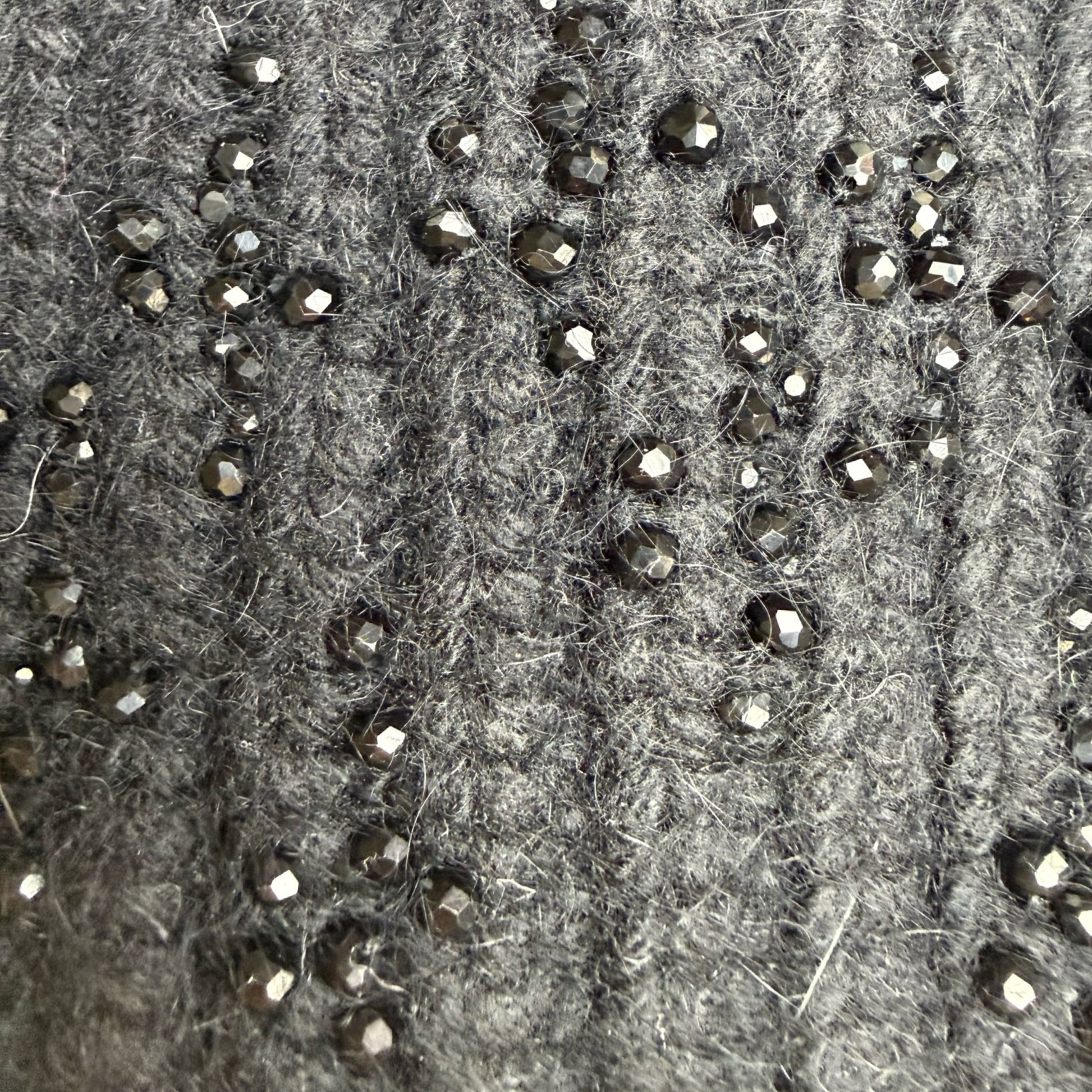 Angora Hue med Perler Sort | MAS SELECTION