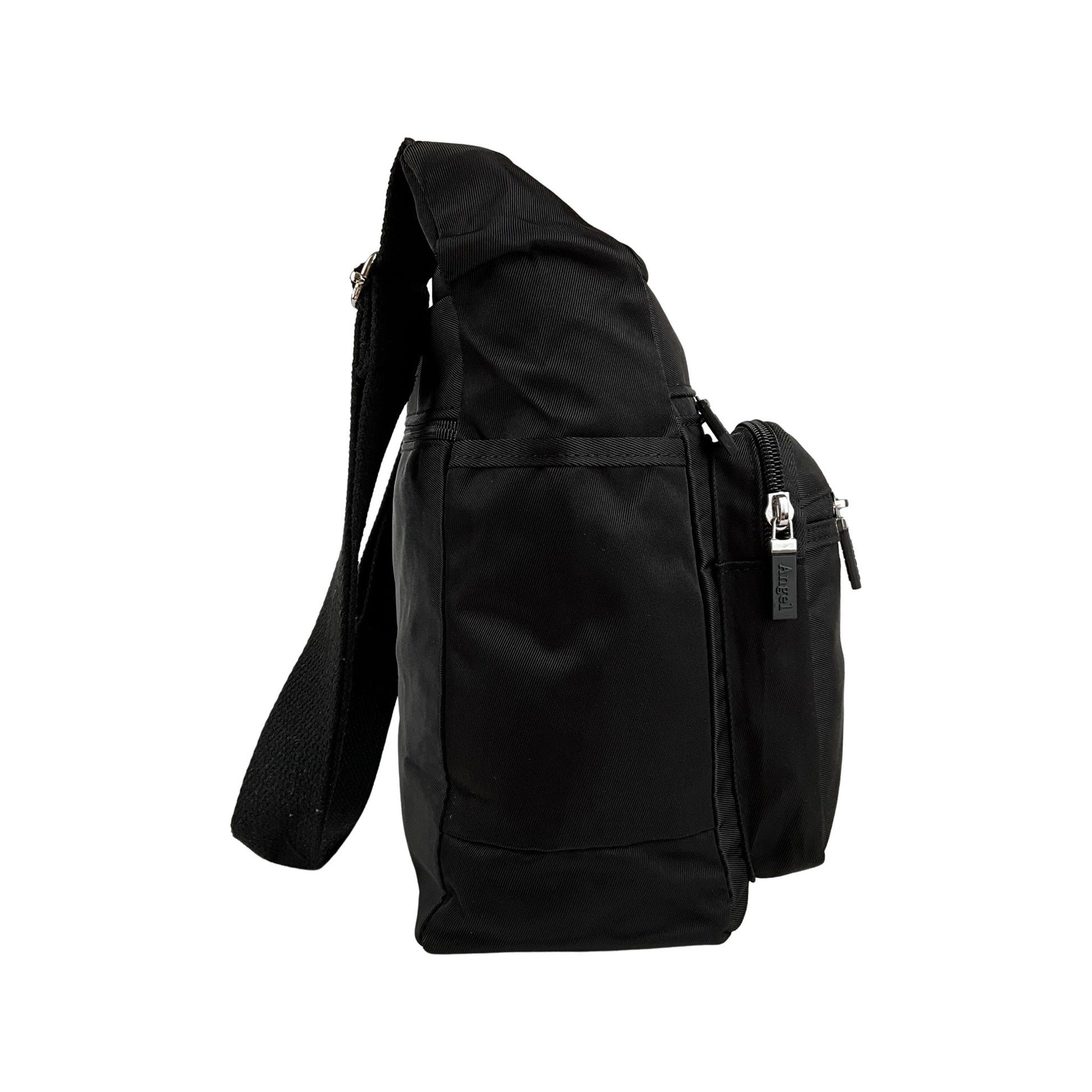 MS Klassisk Crossbody Skuldertaske i sort – sidebillede af tasken