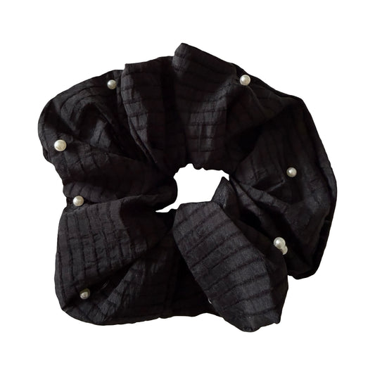 Stor Scrunchie med Perledetaljer i Sort