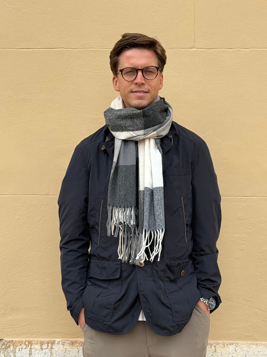 Klassisk Ternet Halstørklæde i Sort