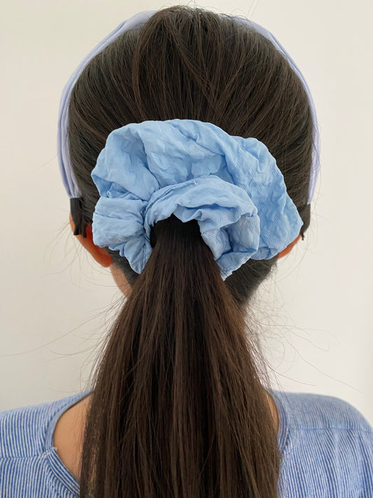 Ensfarvet Scrunchie Lyseblå