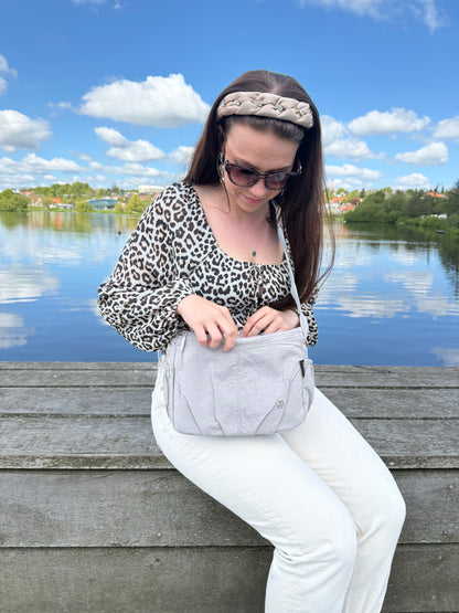 Sofia Skuldertaske i Grå