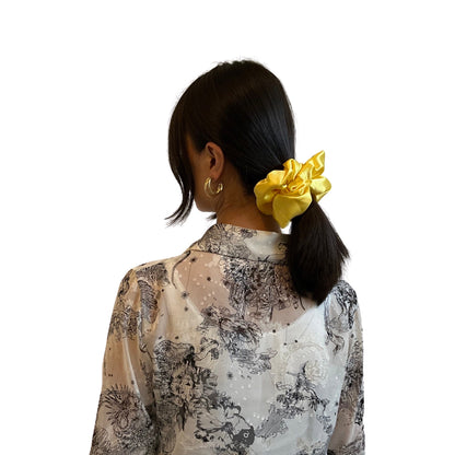 Stor Scrunchie Gul| MAS SELECTION