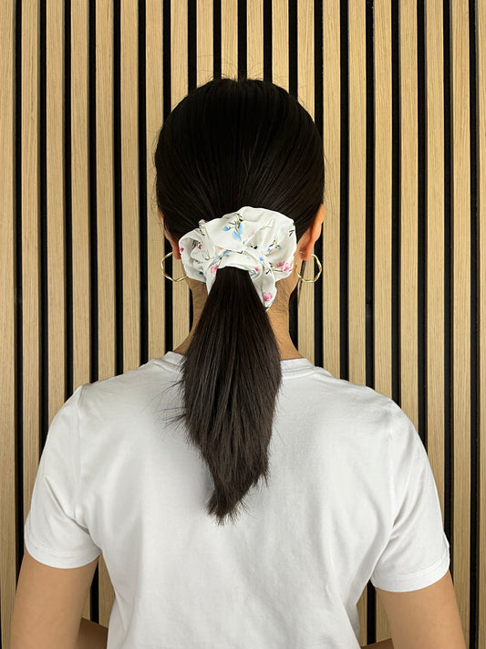 Blomsterscrunchie Hvid| MAS SELECTION