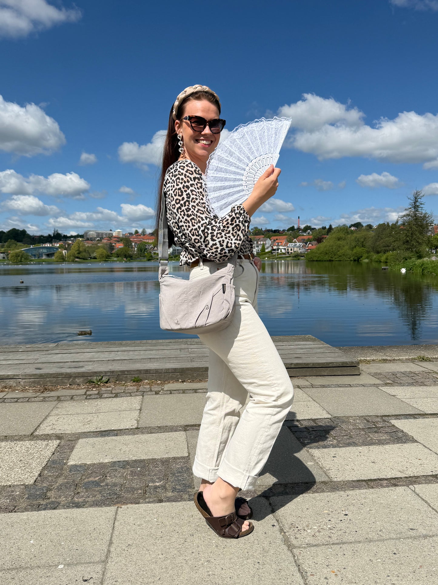 Sofia Skuldertaske i Grå