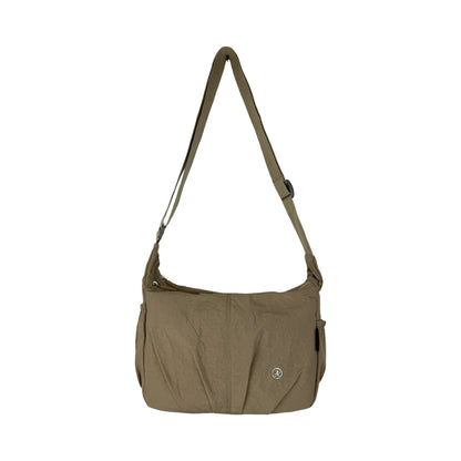 Forfra billede af Sofia skuldertaske i khaki – viser design og detaljer